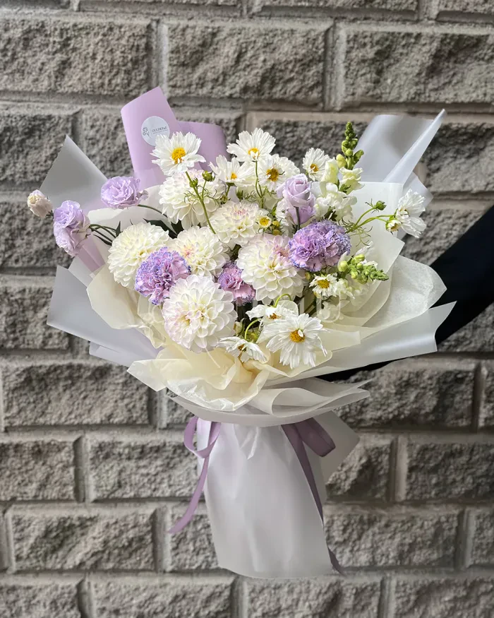 Заказать Букет "Летняя Нежность" из георгинов, гвоздик и ромашек в Алматы