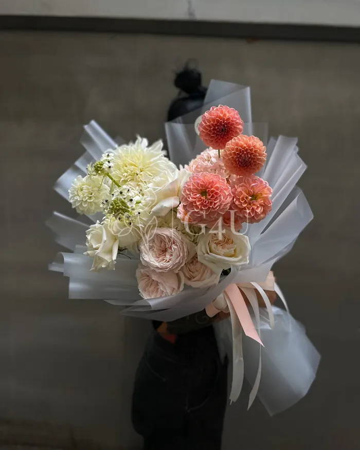 Заказать Букет "Асия" из георгинов, пионовидных роз и орнитогалума в Алматы