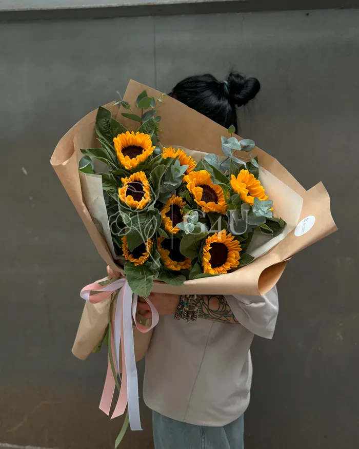 Заказать Моно букет из 9 подсолнухов в Алматы
