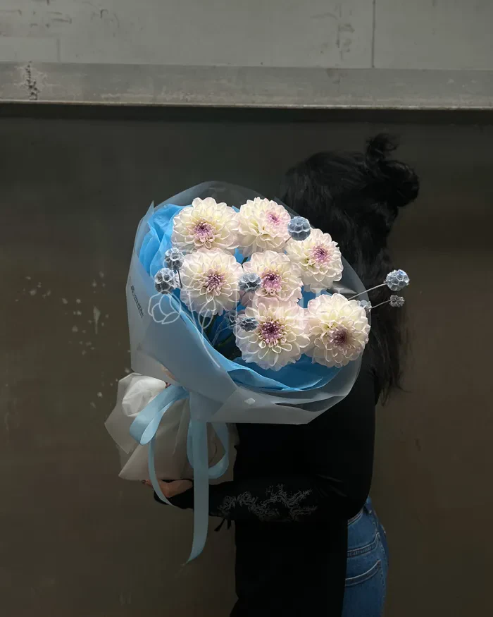 Заказать Моно букет из георгинов "Рада" в Алматы