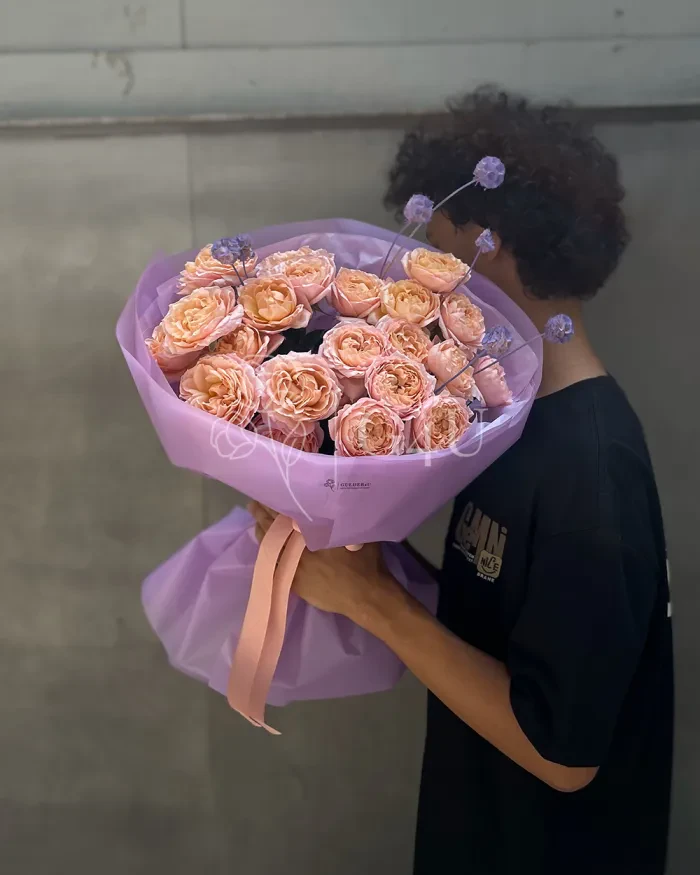 Заказать Моно букет из спрей роз "Ирэн" в Алматы