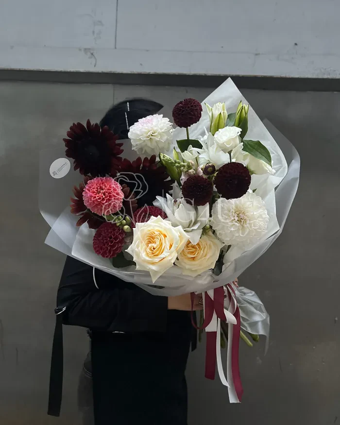 Заказать Букет "Жаннет" из подсолнухов, георгинов и лилий в Алматы