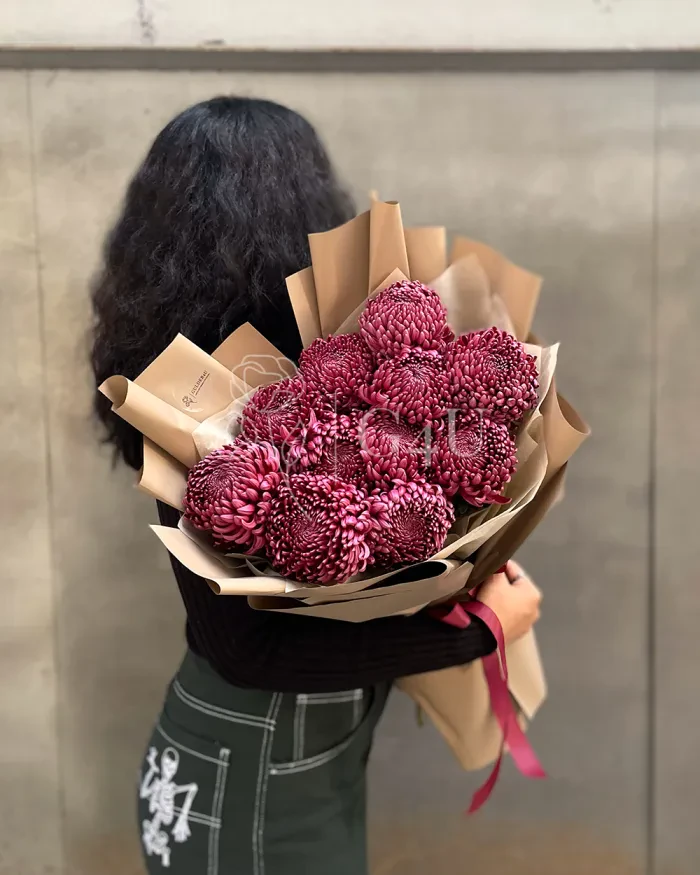 Заказать Букет из 11 хризантем в коричневом в Алматы