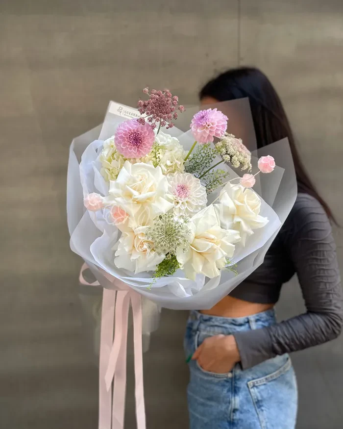 Заказать Букет "Асемай" из георгинов, роз и гортензии в Алматы