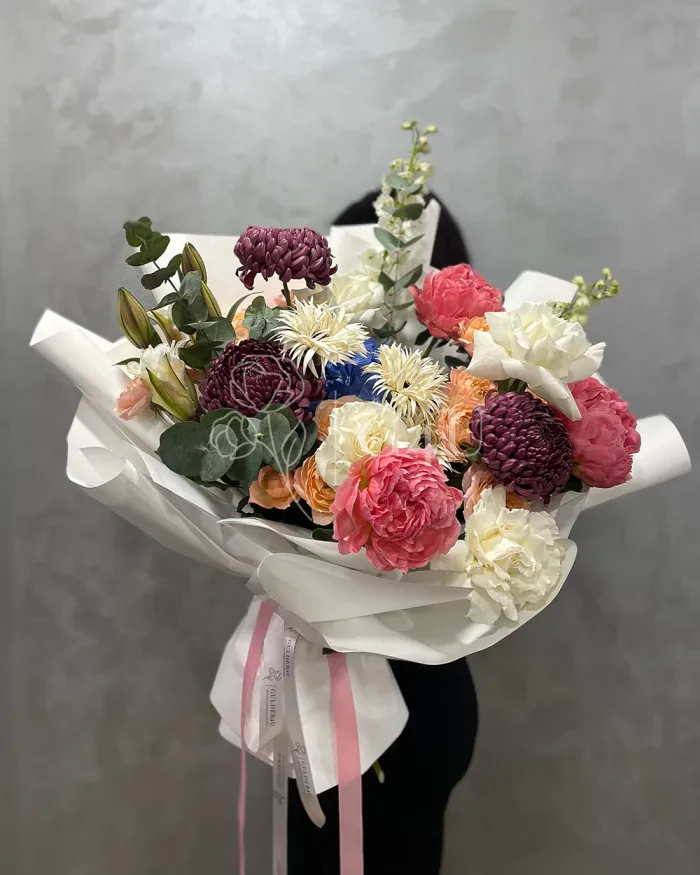 Заказать Букет "Виолетта" из спрей роз, пионов и гербер в Алматы