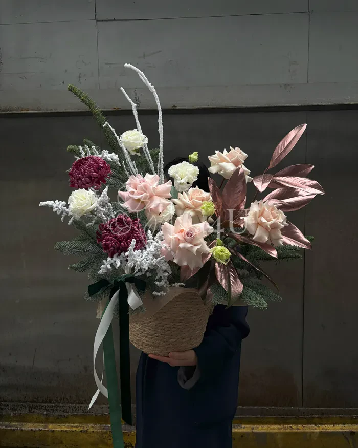 Заказать Композиция в кашпо "Зимний уют" в Алматы