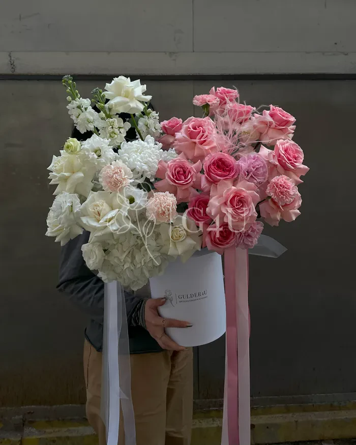 Заказать Композиция в коробке "Raquel" в Алматы