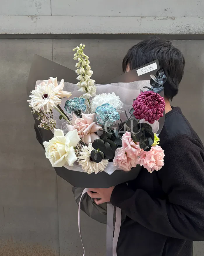 Заказать Букет "Susanna" из роз, хризантем и гвоздик в Алматы