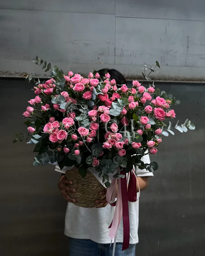 Заказать Букет в кашпо "Isadora" M в Алматы