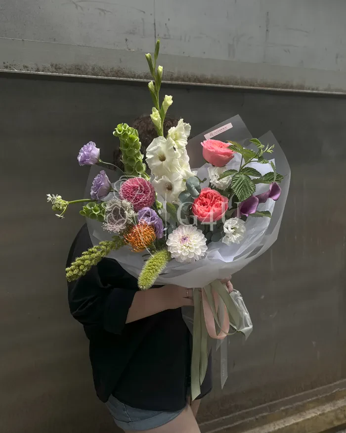 Заказать Букет "Гузяль" из георгинов, лизиантусов и гладиолусов в Алматы