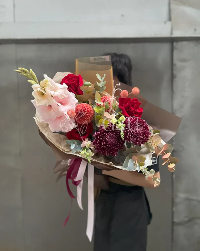 Заказать Букет "Наджла" из роз и хризантем в Алматы