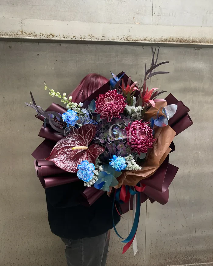 Заказать Букет "Marcelline" из гвоздик, хризантем и гортензии в Алматы