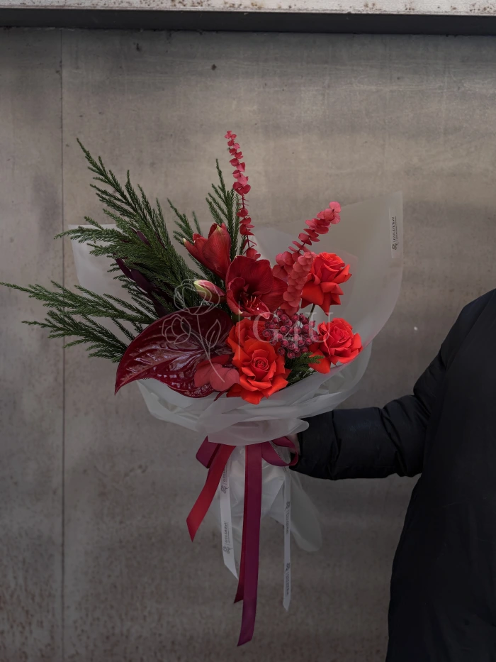 Заказать Новогодний букет "Тёплый лес" в Алматы