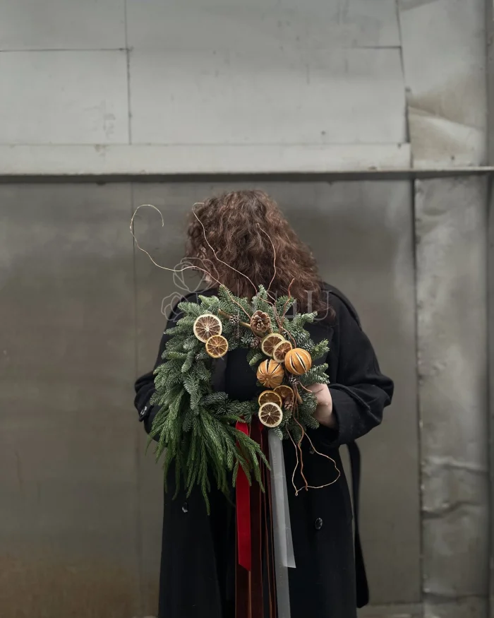 Заказать Новогодний венок "Апельсиновый рай" в Алматы