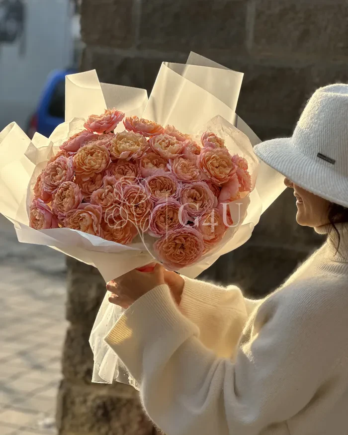 Заказать Букет из 15 спрей-роз "Джульетта" в Алматы