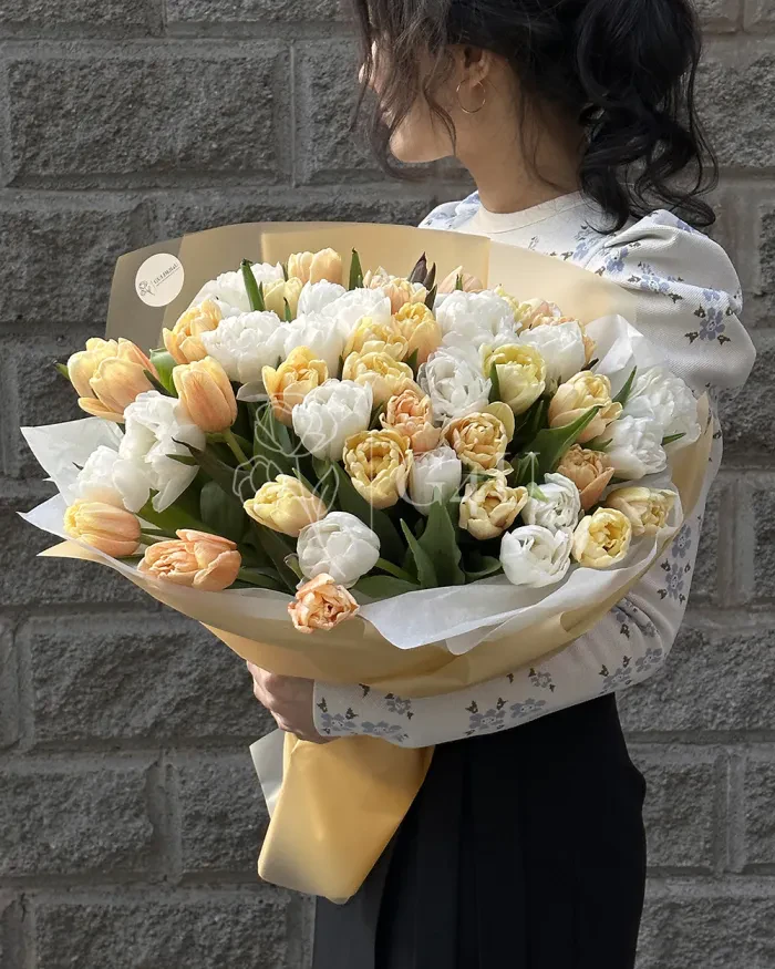 Заказать Букет из 35 тюльпанов Микс в Алматы