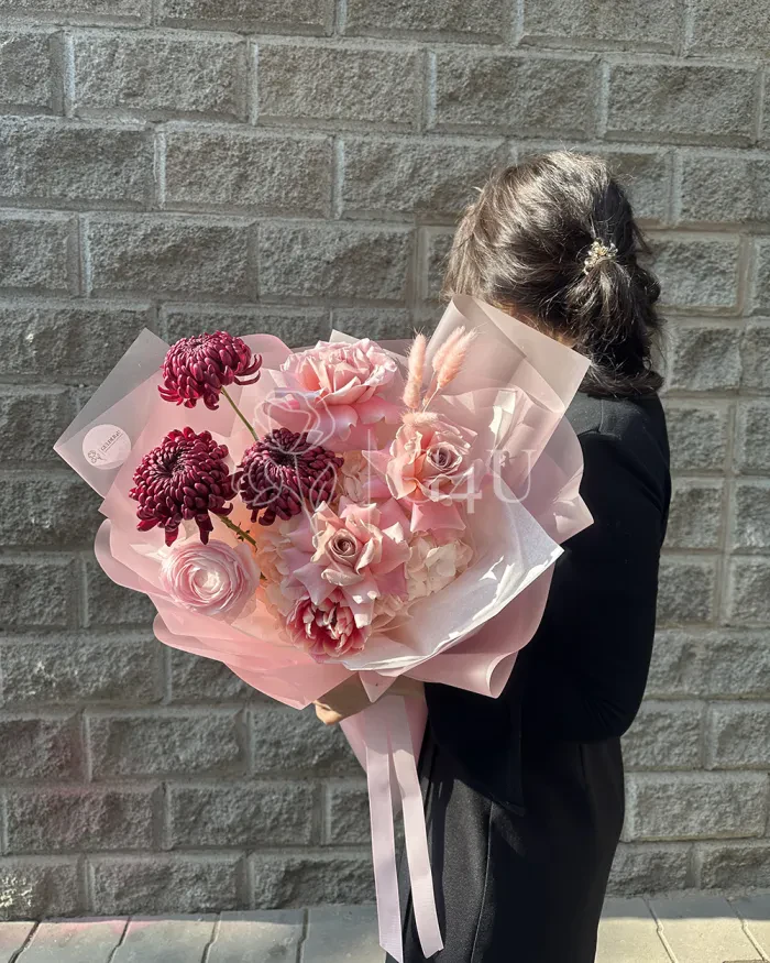 Заказать Букет "Анель" из роз, гортензии и хризантем в Алматы