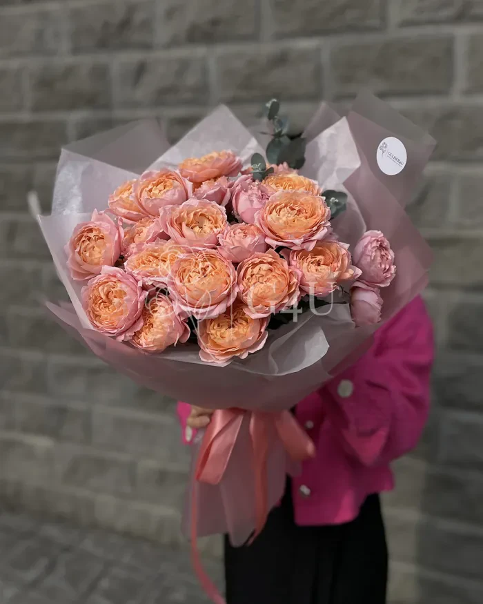 Заказать Букет "Жаннат" из спрей роз и эвкалипта в Алматы