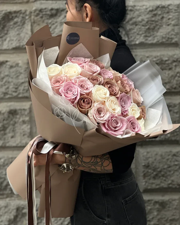 Заказать Букет из 25 роз Mix в Алматы