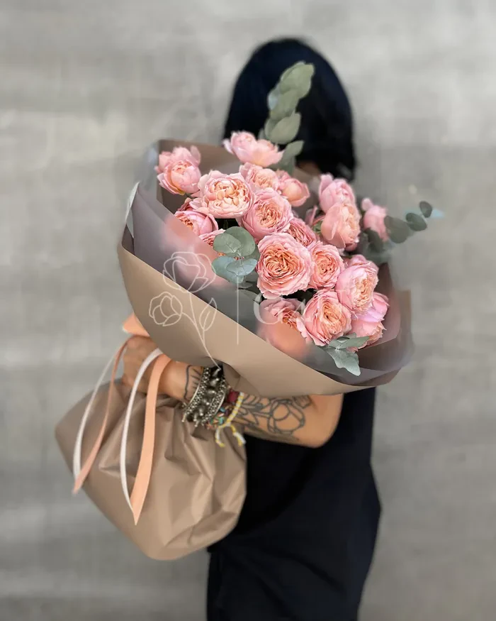 Заказать Букет "Ирада" из спрей роз с эвкалиптом в Алматы