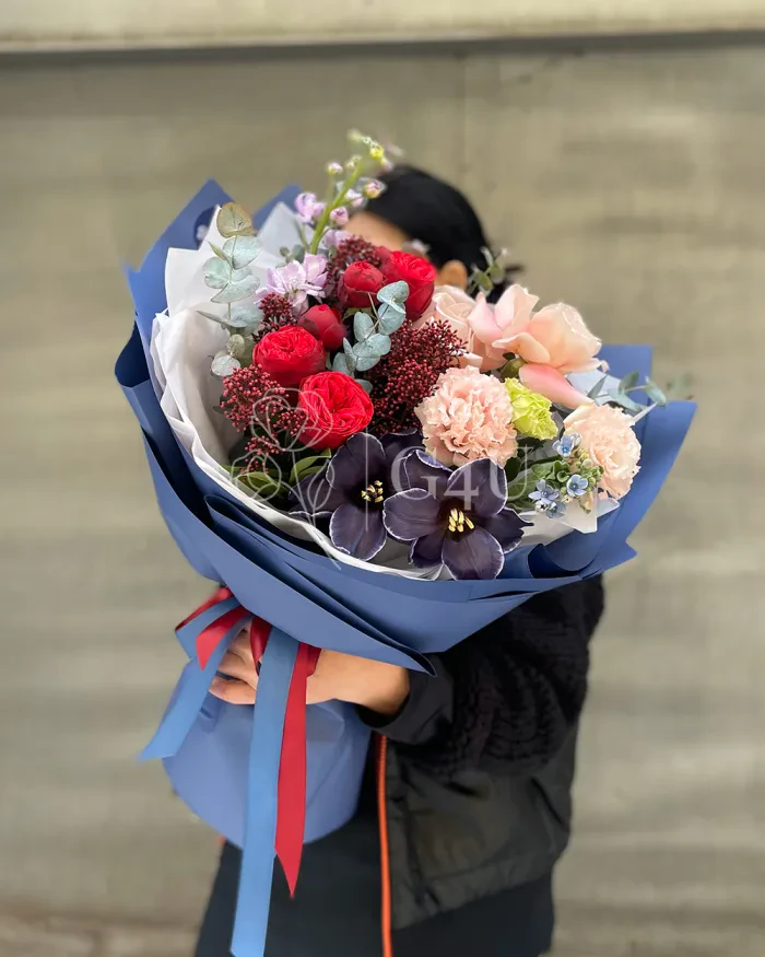 Заказать Букет "Ясмина" из роз, тюльпанов и лизиантуса в Алматы