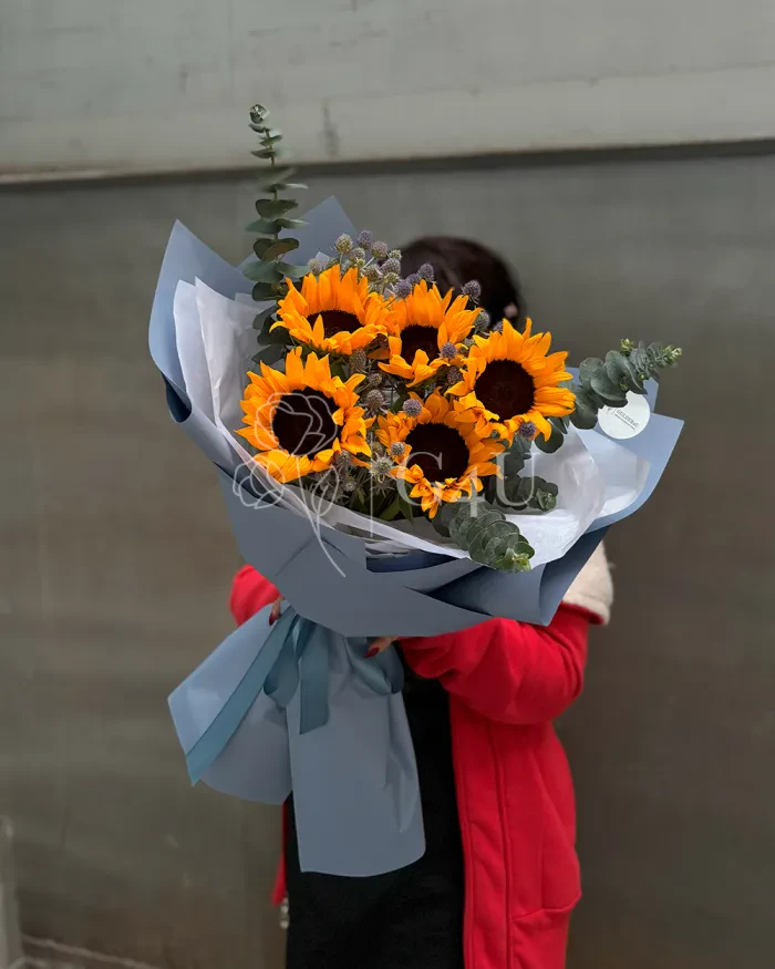 Заказать Букет из 5 подсолнухов "Саида" в Алматы