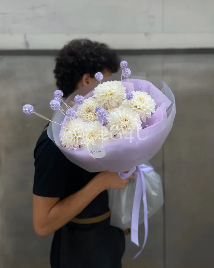 Заказать Монобукет из 7 георгинов в Алматы